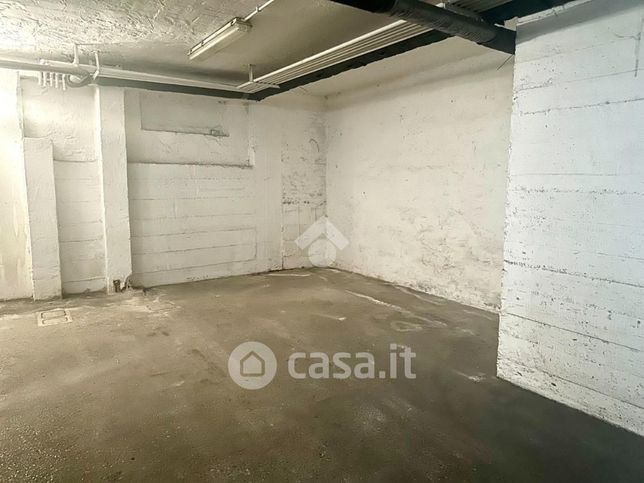 Box/posto auto in residenziale in Via Francesco Patrizio 1