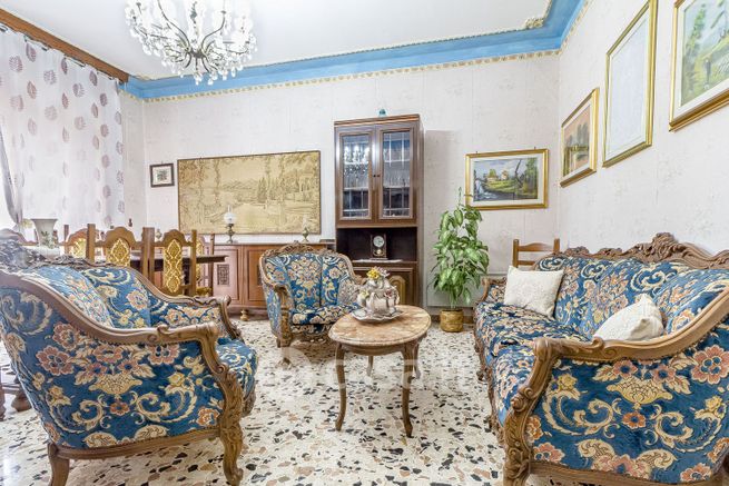 Appartamento in residenziale in Via Giuseppe Giusti 7