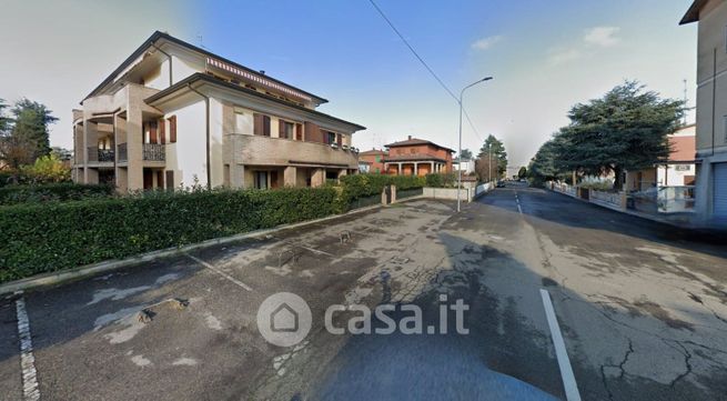 Box/posto auto in residenziale in Via Asiago