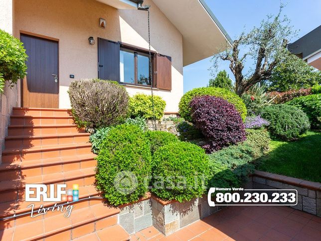 Villa in residenziale in Via Martiri della Libertà 9