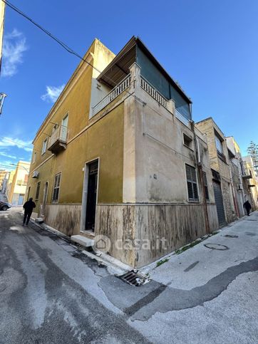 Casa indipendente in residenziale in Via Ciaravino 1