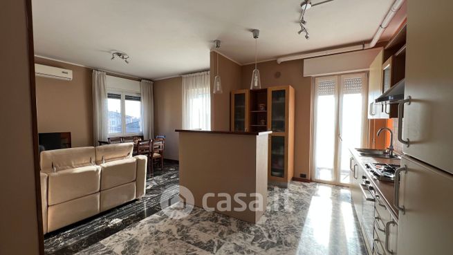 Appartamento in residenziale in Via Raffaele Cadorna 5