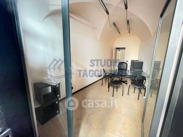 Ufficio in commerciale in Via Soleri