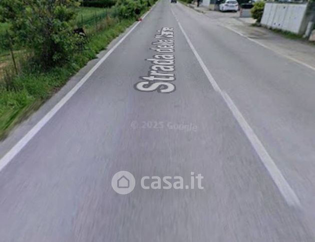 Capannone in commerciale in Strada della Marina