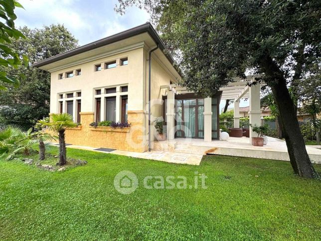 Villa in residenziale in