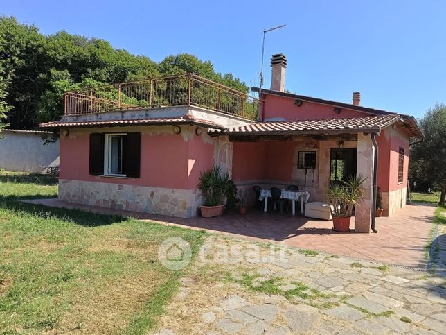 Villa in residenziale in Strada Pisciarella