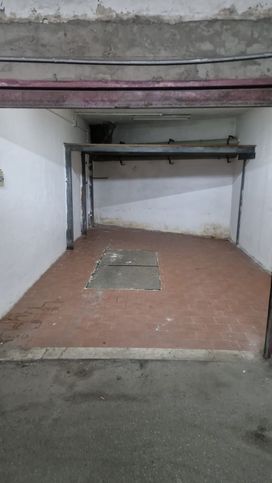 Box/posto auto in residenziale in Via dello Sport