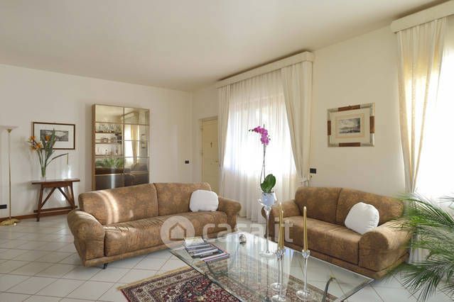 Villa in residenziale in Via Ludovico Ariosto 3