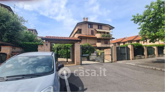 Box/posto auto in residenziale in Via Aquileia 14