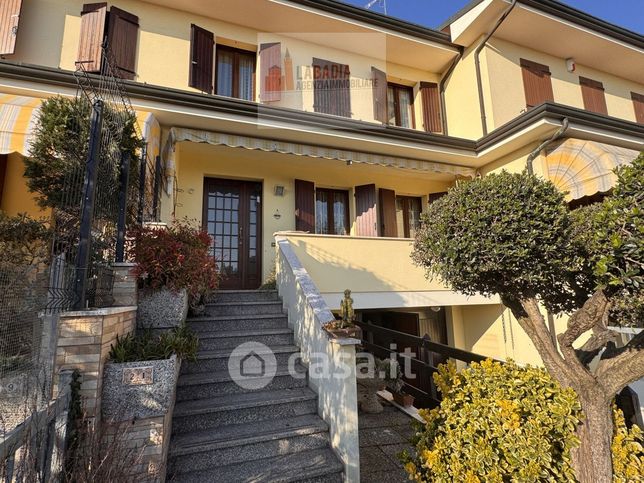 Villetta a schiera in residenziale in Via Dante Alighieri 21