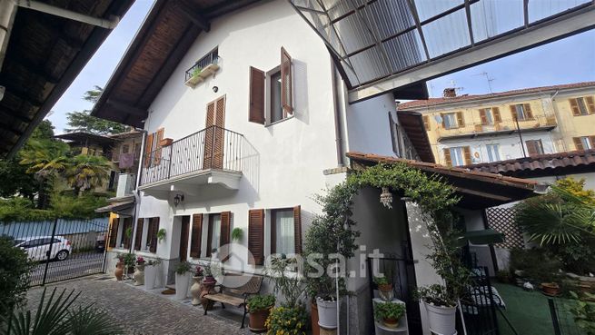 Casa bi/trifamiliare in residenziale in Via Ardizzone Collocapra 1