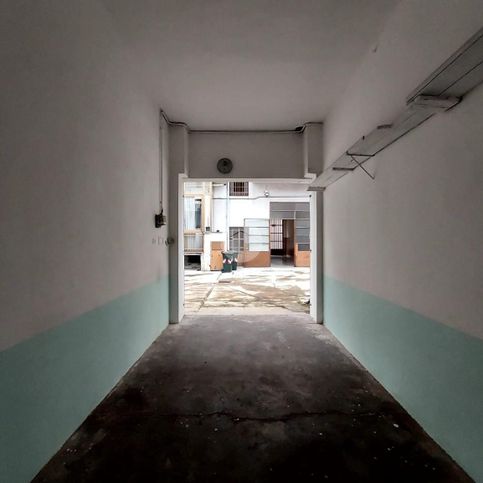 Box/posto auto in residenziale in Via Limone 11