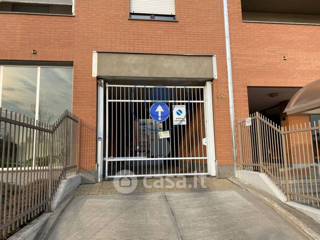 Box/posto auto in residenziale in Via Gressoney 30/A