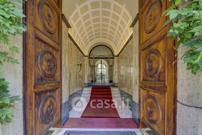 Ufficio in commerciale in Viale Luigi Majno 24