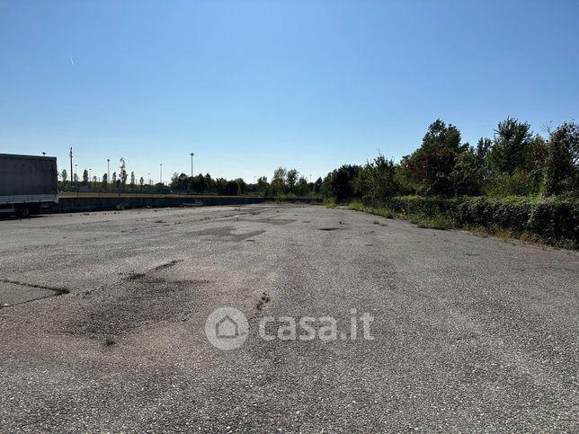 Terreno agricolo in commerciale in Via Enrico de Nicola 25