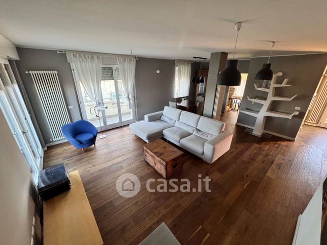 Appartamento in residenziale in Viale Primo Vere 134