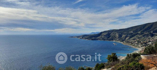 Appartamento in residenziale in Strada Valdirodi 115