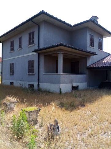 Villa in residenziale in Via Carso 42