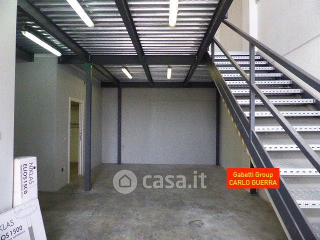 Capannone in commerciale in Viale delle Industrie