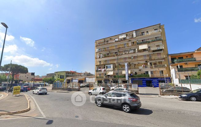 Box/posto auto in residenziale in Via Provinciale Montagna Spaccata 323