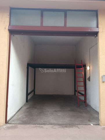 Garage/posto auto in residenziale in Via La Loggia 13