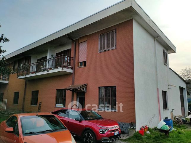 Casa indipendente in residenziale in 