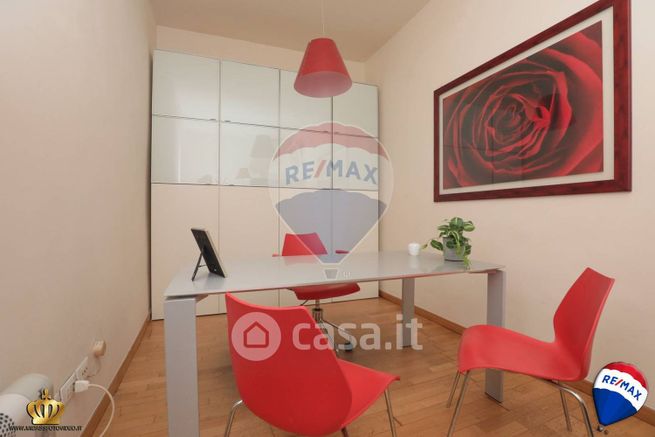 Ufficio in commerciale in Salita di San Francesco 7