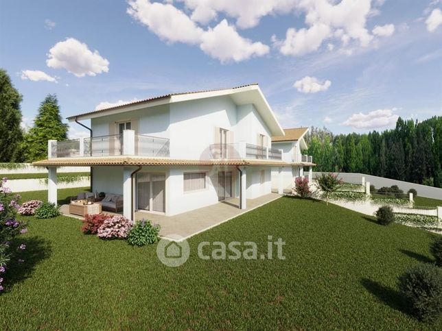 Villa in residenziale in Viale dei Lauri 40