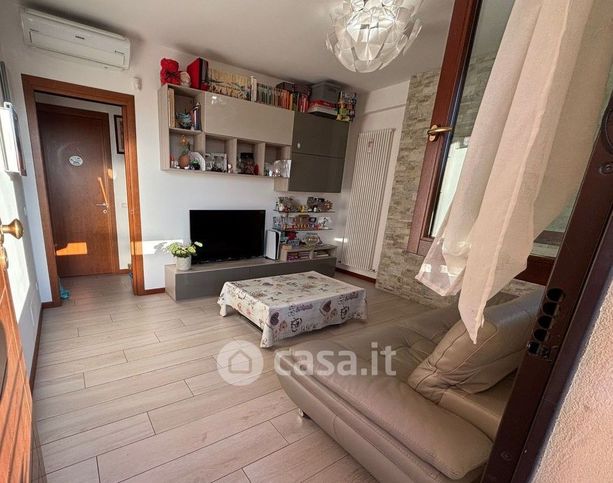 Appartamento in residenziale in Via Ave Ninchi
