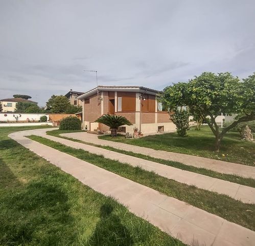 Villa in residenziale in La Siesta