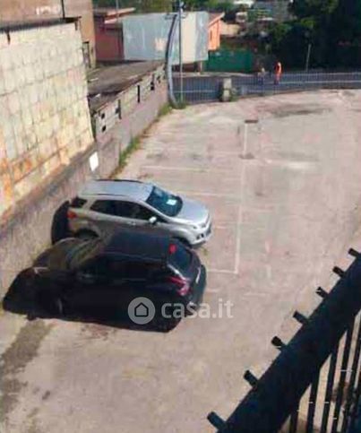 Box/posto auto in residenziale in Via dell'Industria
