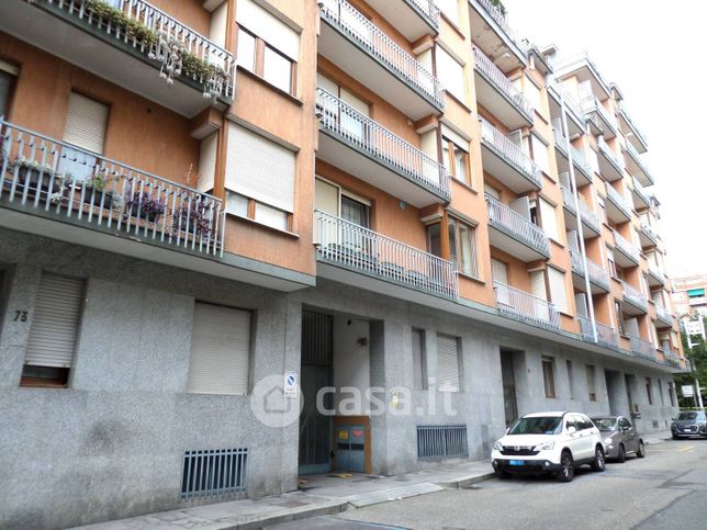 Box/posto auto in residenziale in Via Amerigo Vespucci 73