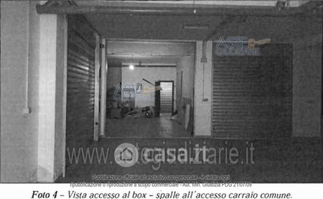 Box/posto auto in residenziale in Via Massafra 69