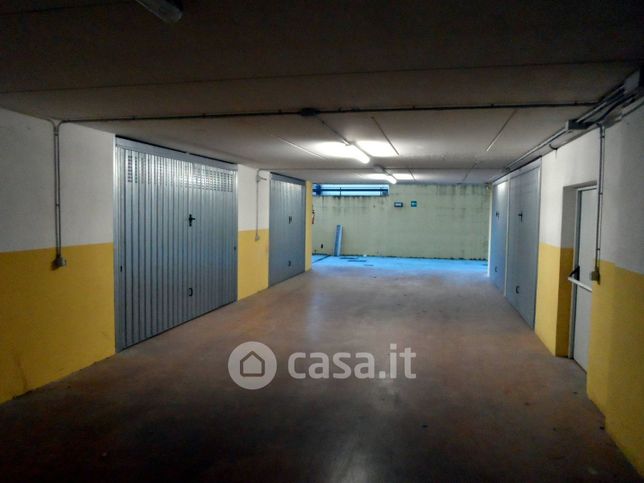 Box/posto auto in residenziale in Via Ottantacinquesima Strada