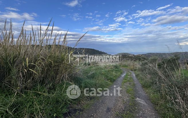 Capannone in commerciale in Via Calabrella