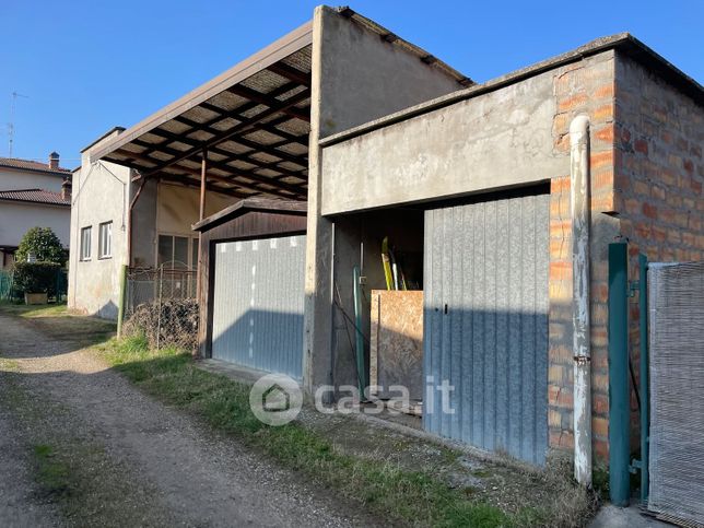 Box/posto auto in residenziale in Via Libertà 3 A