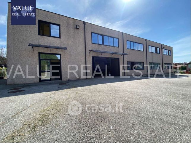 Capannone in commerciale in Via San Michele 1