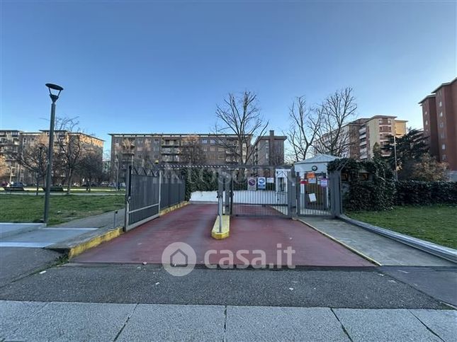 Garage/posto auto in residenziale in Via Mario Donati