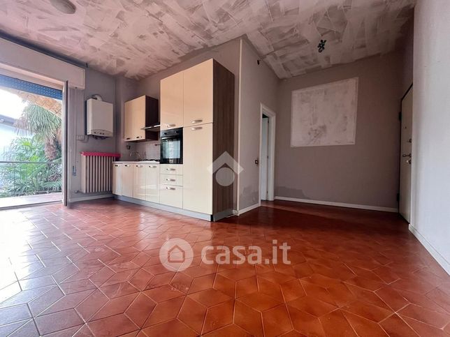 Appartamento in residenziale in Via Adro