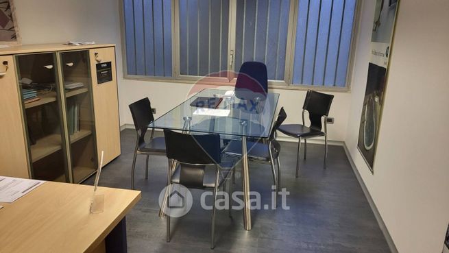 Ufficio in commerciale in Viale Leonardo da Vinci 458