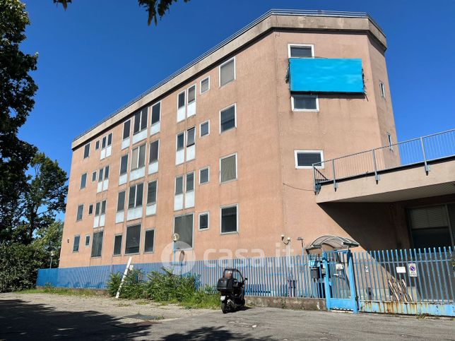 Capannone in commerciale in Viale Brianza 87