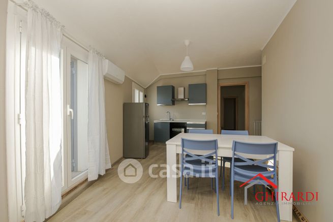 Appartamento in residenziale in Via Alfredo Carzino 34