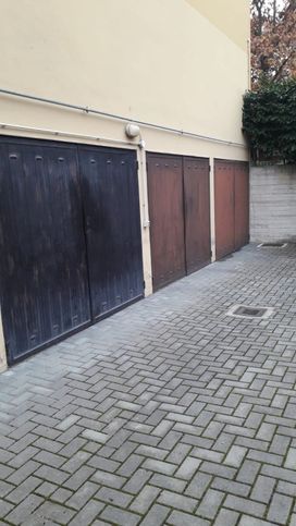 Garage/posto auto in residenziale in Via Gioacchino Levi