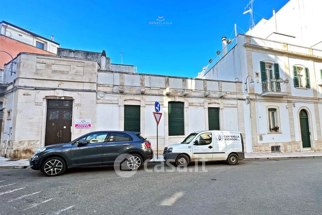 Ufficio in commerciale in Via Bengasi
