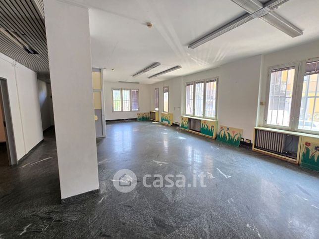 Ufficio in commerciale in Via Giuseppe Giacosa