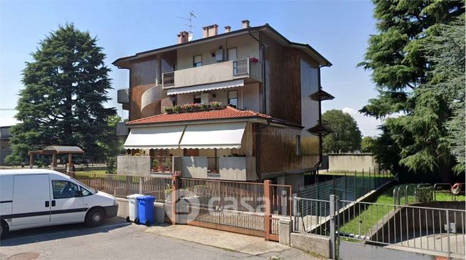 Box/posto auto in residenziale in Via Trento 36