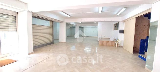 Capannone in commerciale in Via Giuseppe Garibaldi 6