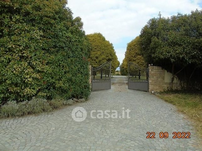 Villa in residenziale in Via Follone