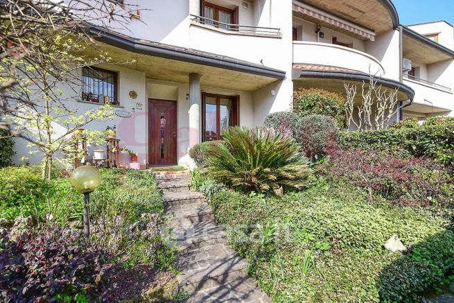 Villetta a schiera in residenziale in Via dell' Orto 22