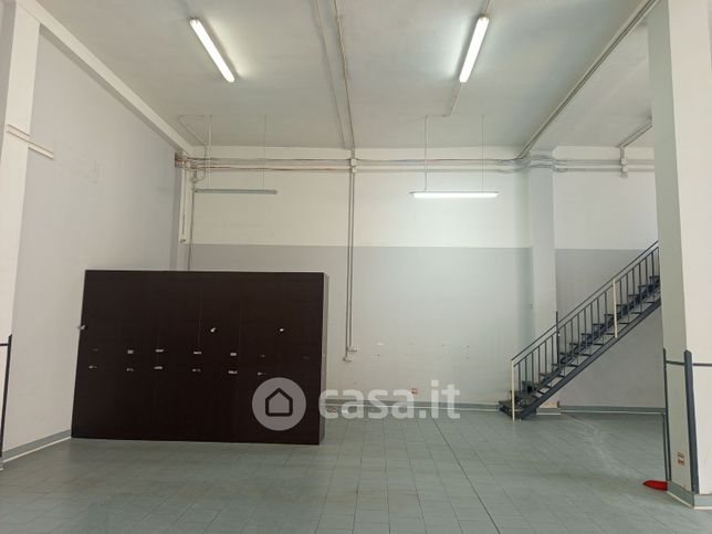 Capannone in commerciale in Via Nazario Sauro 30